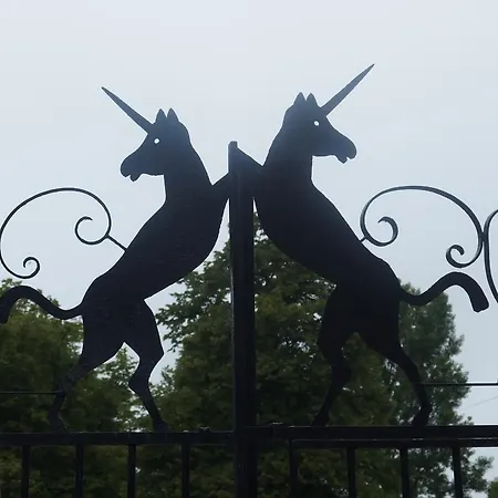 De Lozembrune Les Licornes Wimille